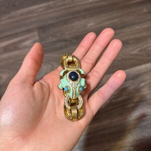 Vintage Gold Tone Mint GREEN Enamel and Rhinestone FROG Medallion Clasp Bracelet